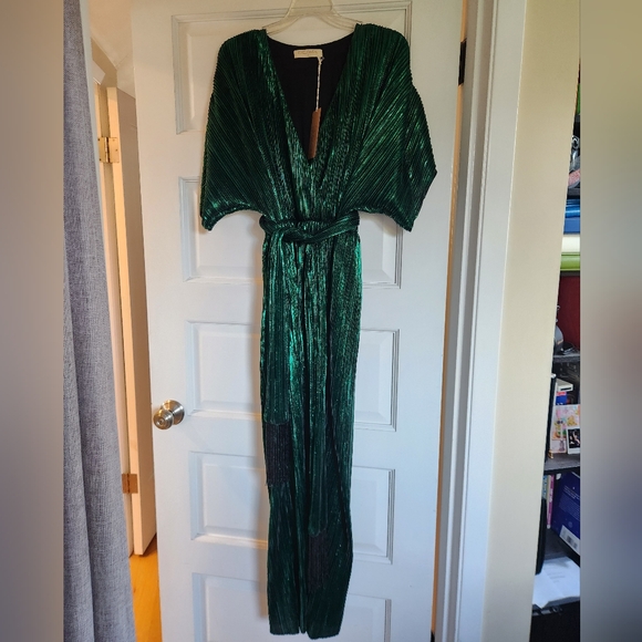 B. Yellowtail Dresses & Skirts - B. Yellowtail Green Plisse Dress